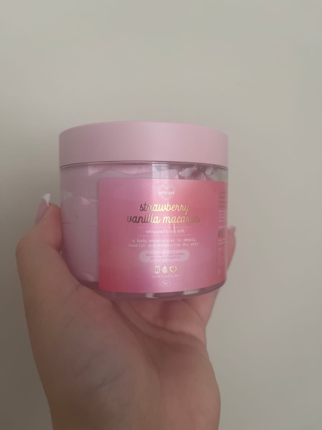 strawberry vanilla macaron body milk